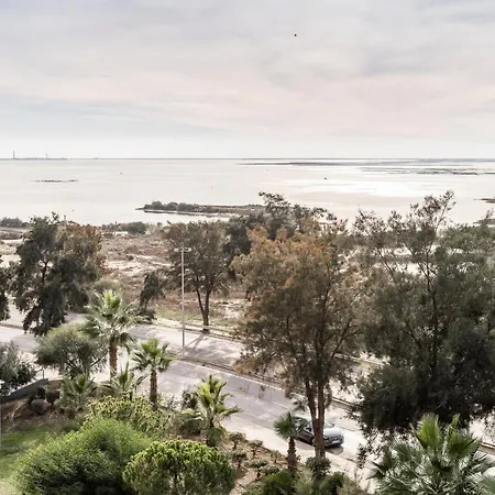 Oceanfront: Luxury Spectacular Sea Views And Pool * Olhão