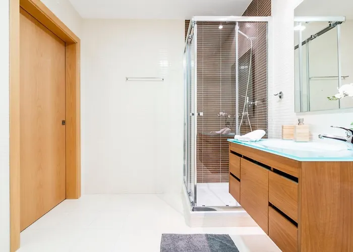 Oceanfront: Luxury Spectacular Sea Views And Pool Daire Olhão