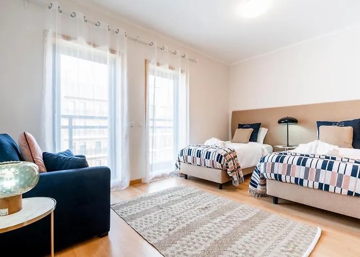 Oceanfront: Luxury Spectacular Sea Views And Pool Daire Olhão