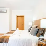 Oceanfront: Luxury Spectacular Sea Views And Pool Apartman Olhão