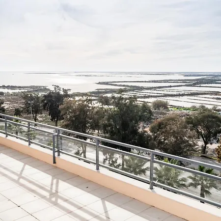Oceanfront: Luxury Spectacular Sea Views And Pool Apartamento Olhão